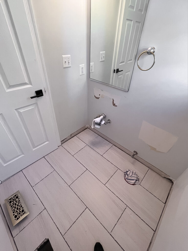 Easy DIY: Tiling a Bathroom Floor
